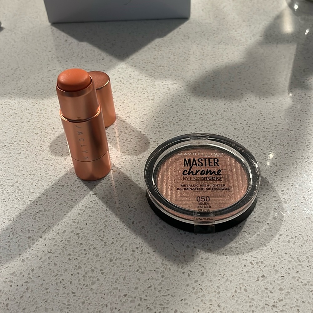 Jaclyn Hill Cosmetic swoon cream blush & Maybelline chrome molten rosegold